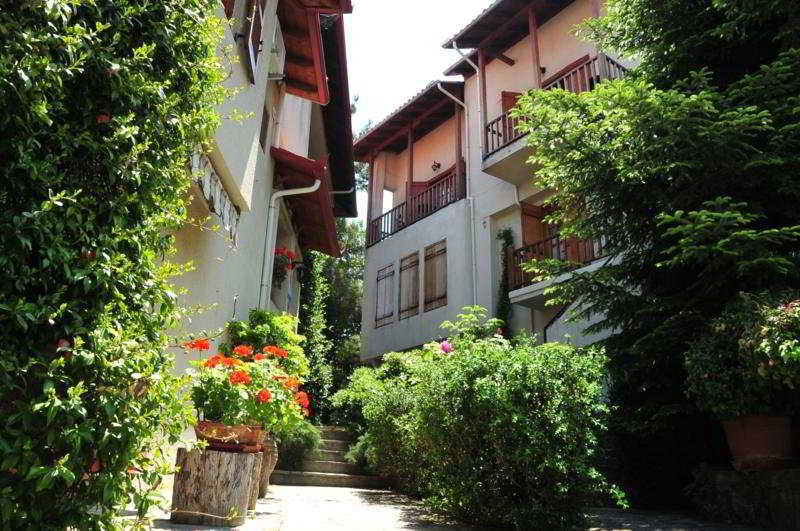 Guesthouse Papanikolaou Литокорон Екстериор снимка